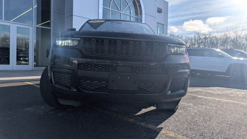 Used 2021 Jeep Grand Cherokee L AltitudeImage 2