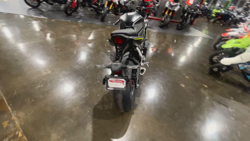 New 2026 Honda CBR650R E-CLUTCH Image 7