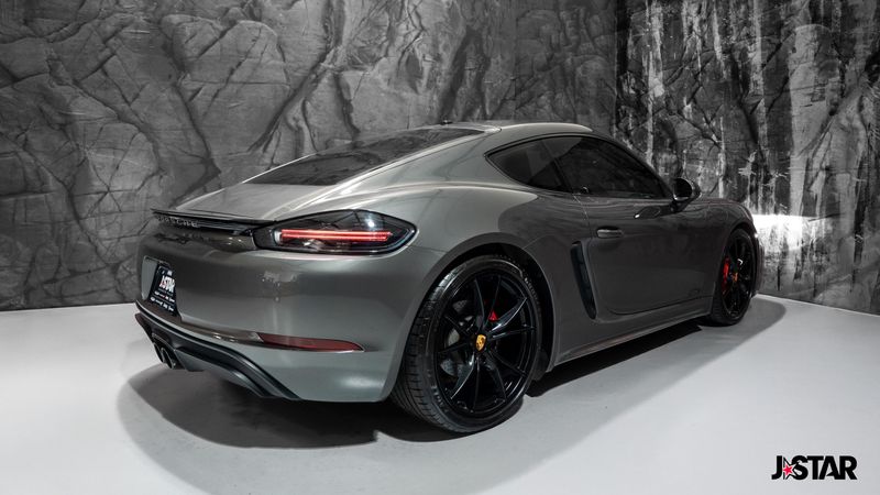 2018 Porsche Cayman GTS photo 20