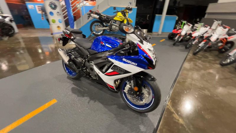 New 2027 Suzuki GSX-R600Z 40TH ANNIVERSARY EDITION Image 2