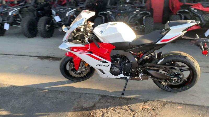 New 2025 Yamaha YZF-R9 Image 6