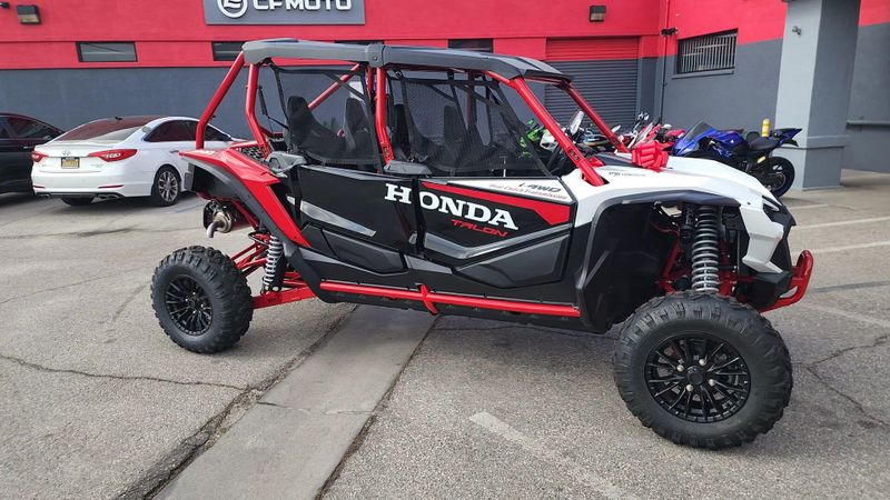 New 2025 Honda TALON1000R4 FOX LIVE VALVE Image 4