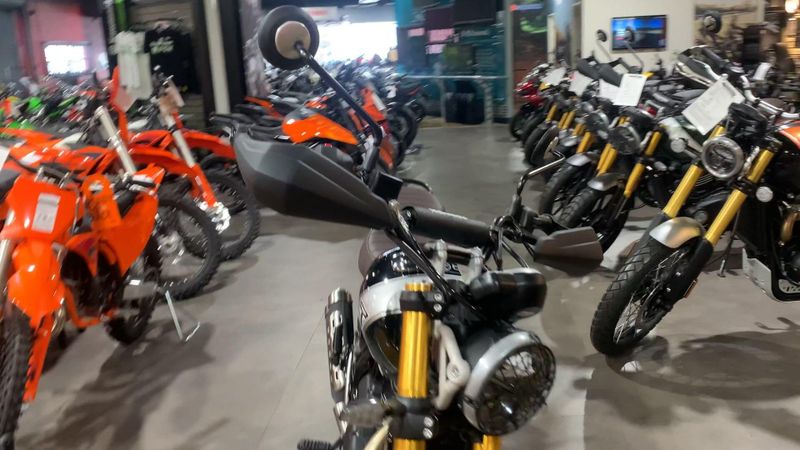 New 2025 Triumph SCRAMBLER 400 X Image 7