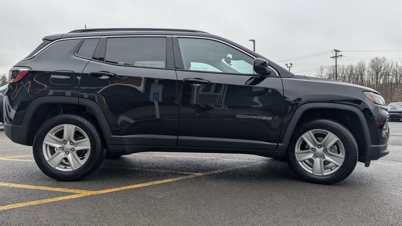 Used 2022 Jeep Compass LatitudeImage 4