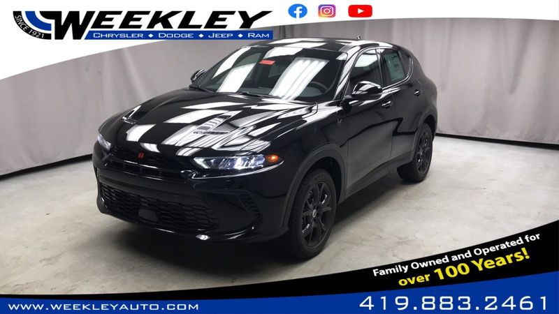 2024 Dodge Hornet Gt Plus Awd in a 8 Ball exterior color and Blackinterior. Weekley Chrysler Dodge Jeep Co 419-740-1451 weekleychryslerdodgejeep.com 
