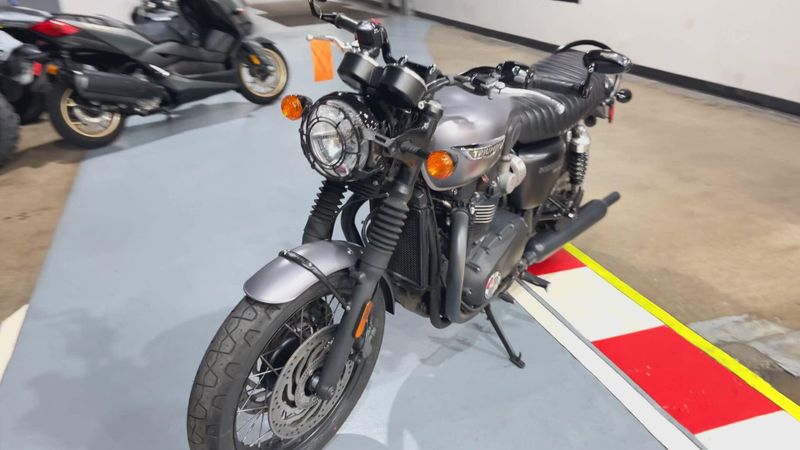Used 2016 Triumph Bonneville T120 Black Base Image 8