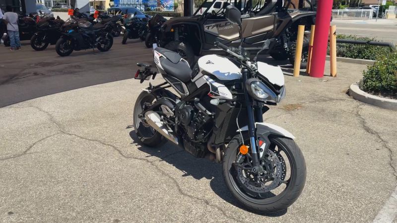 Used 2025 Triumph Street Triple 765 R Image 2