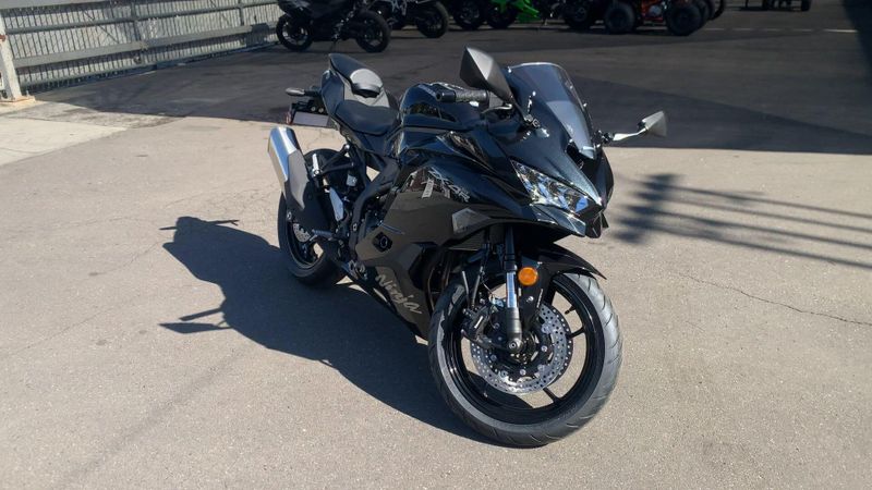 New 2026 Kawasaki NINJA ZX-4R ABS Image 6