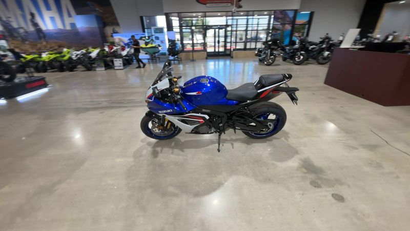 New 2027 Suzuki GSX-R1000R 40TH ANNIVERSARY EDITION Image 9