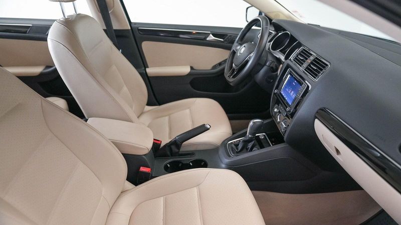 2016 Volkswagen Jetta 1.8T SELImage 16