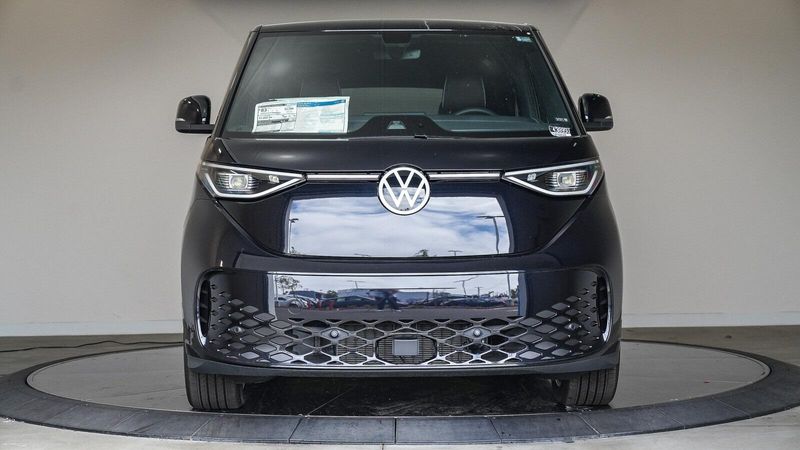 New 2025 Volkswagen ID. Buzz Image 6