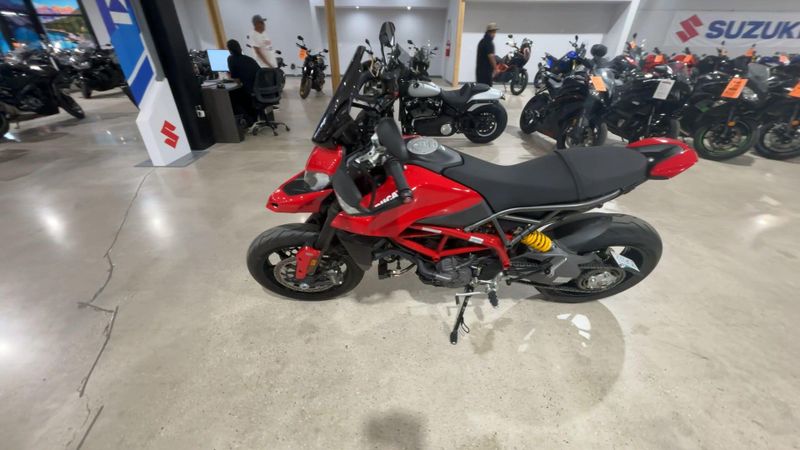 Used 2024 Ducati HYPERMOTARD 950 Image 9