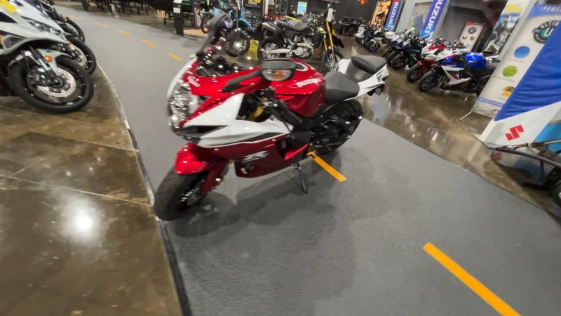 New 2027 Suzuki GSX-R750 Image 4