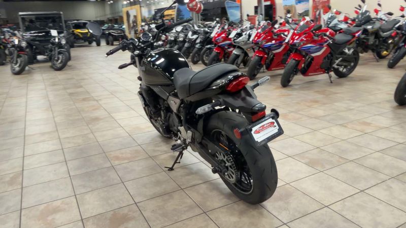 Used 2024 Kawasaki Z650RS ABS Image 7