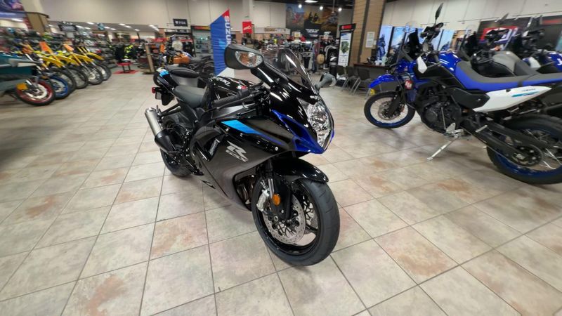 New 2027 Suzuki GSX-R600 Image 3