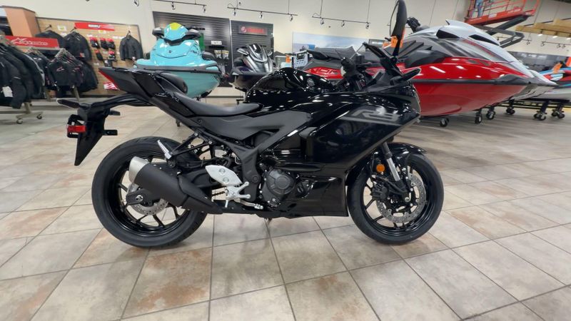New 2026 Yamaha YZF-R3 ABS Image 2