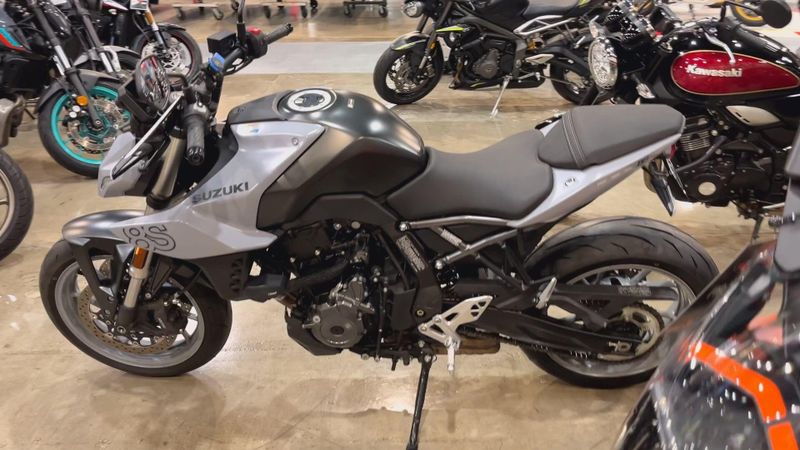 Used 2024 Suzuki GSX-8S CA Image 9