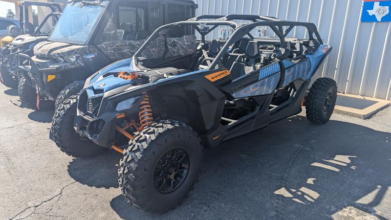 2025 Can-Am MAVERICK MAX DS 64 TURBO SCANDI BLUE AND ORANGE CRUSHImage 1