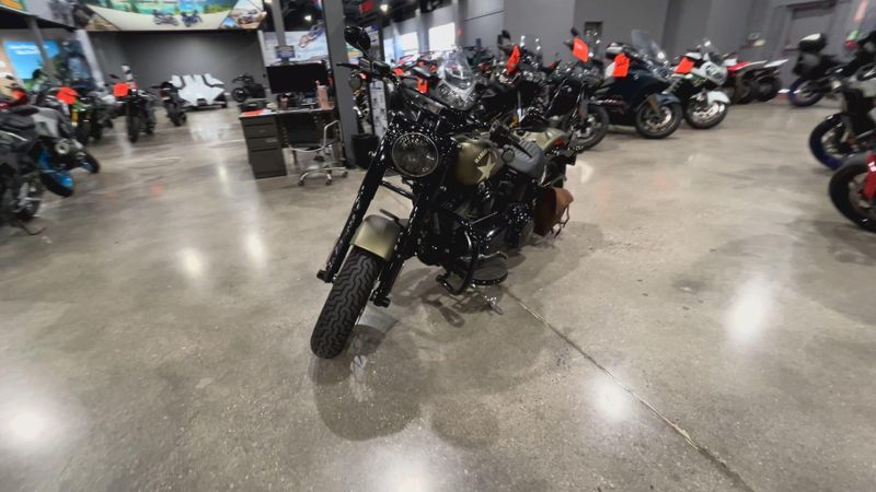 2016 Harley-Davidson SOFTAIL SLIM Image 4