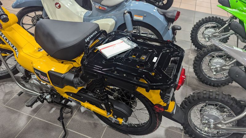 2024 Honda TRAIL 125 TURMERIC YELLOWImage 8