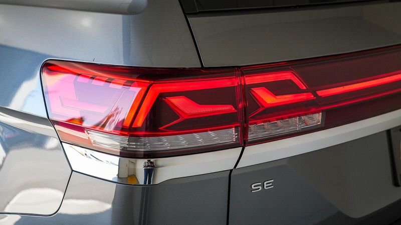 2025 Volkswagen Atlas 2.0T SE w/TechnologyImage 8