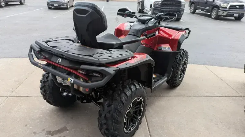 2025 Can-Am OUTLANDER MAX XT 1000R FIERY REDImage 4