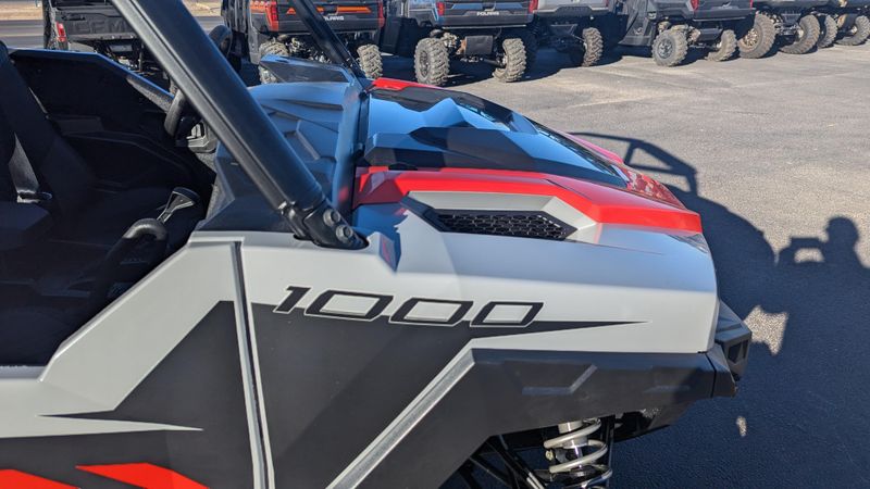 2025 Polaris GENERAL 4 1000 SPORT GHOST GRAY Image 10