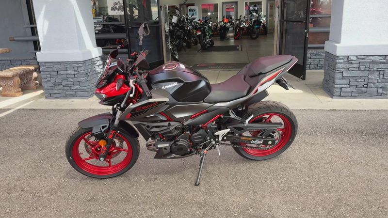 Used 2025 Kawasaki Z500 SE ABS Image 9