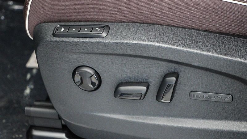 2025 Volkswagen ID. Buzz Image 24
