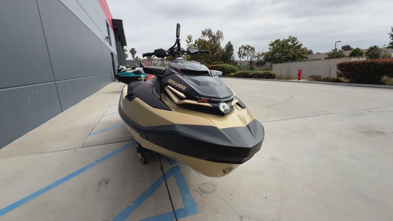 2025 Sea-Doo RXT-X 325 (SOUND SYSTEM) Image 3