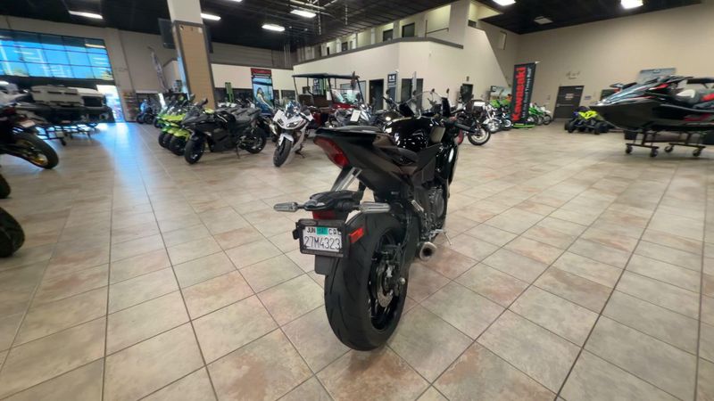 Used 2026 Yamaha YZF-R7 CA Image 8