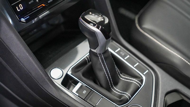 2022 Volkswagen Tiguan 2.0T SEImage 18