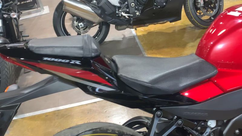 New 2025 Suzuki GSX-R1000R Image 9