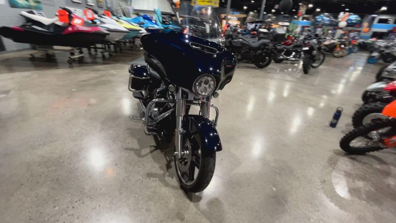 Used 2019 Harley-Davidson STREET GLIDE Image 3