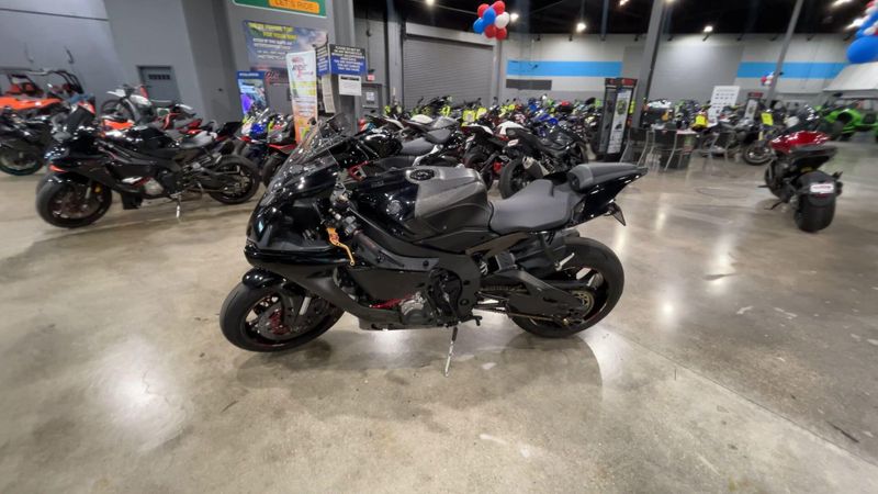 Used 2015 Yamaha YZF-R1 Image 5