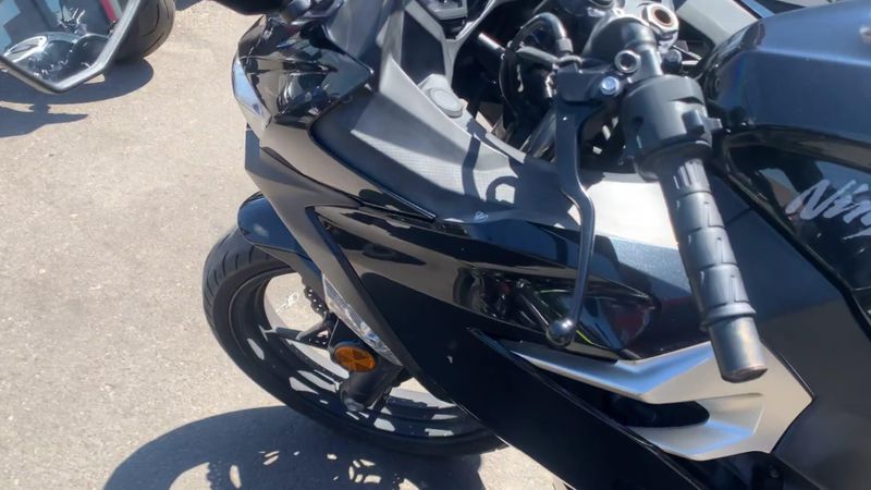 Used 2018 Kawasaki Ninja 400 Image 3