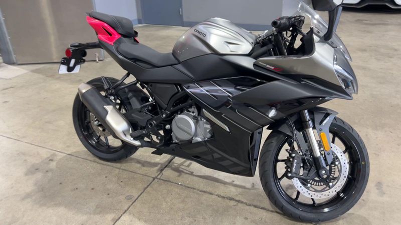 Used 2025 CFMOTO 300SS Image 9