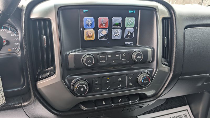 Used 2018 Chevrolet Silverado 1500 LTImage 16