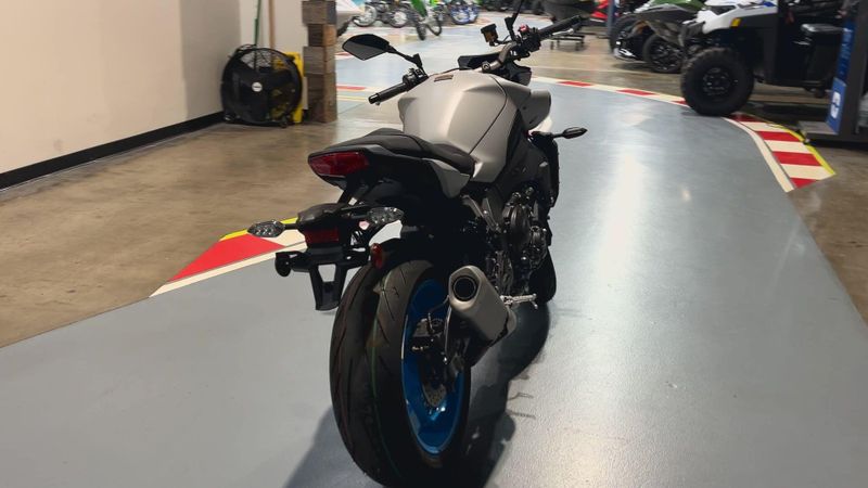 New 2025 Yamaha MT-10 Image 7