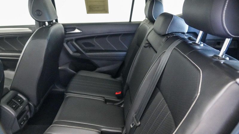 2023 Volkswagen Tiguan 2.0T SE R-Line BlackImage 18
