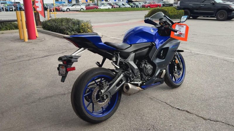 Used 2022 Yamaha YZF R7 Image 4