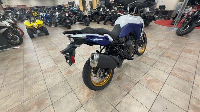 New 2024 Suzuki V-STROM 800DE Image 4