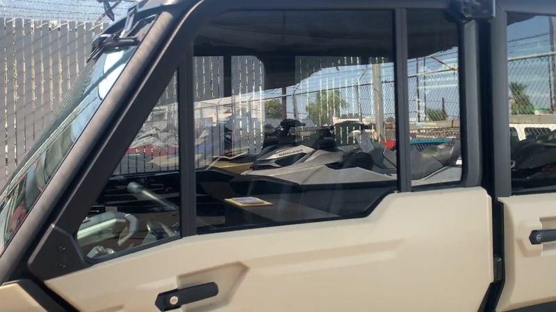 New 2025 Can-Am DEFENDER MAX LIMITED CAB HD10 Image 9