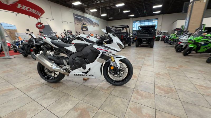 New 2026 Honda CBR1000RR Image 2