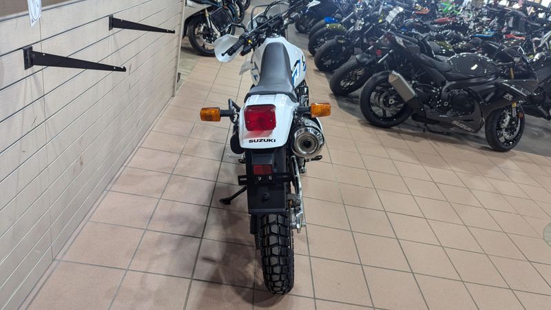 2025 Suzuki DR 650SImage 6