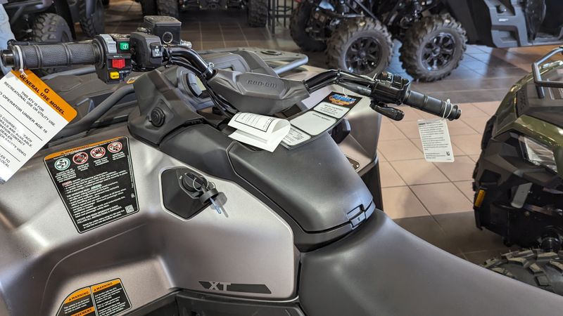 2024 CAN-AM ATV OUTL MAX XT 700 GY 24Image 8