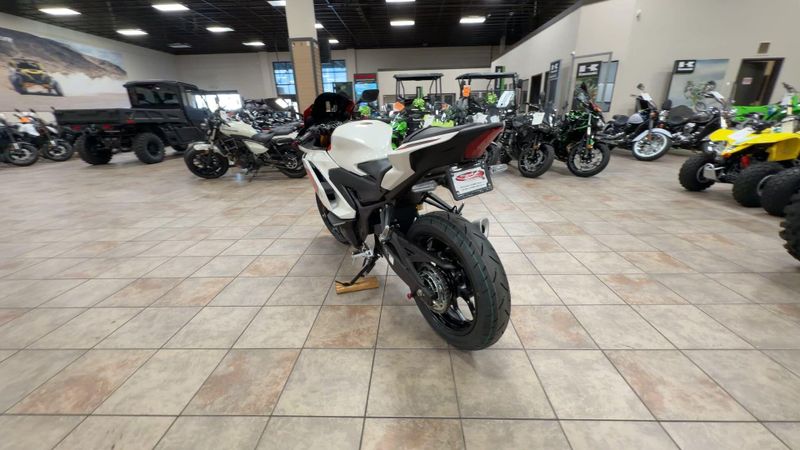 New 2026 Yamaha YZF-R3 ABS CA 70TH ANNIVERSARY EDITION Image 7