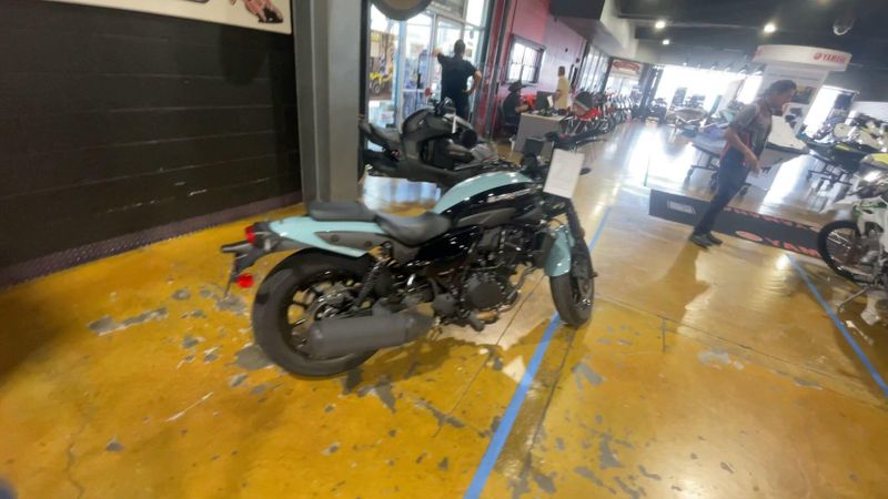 New 2025 Kawasaki ELIMINATOR SE ABS Image 3