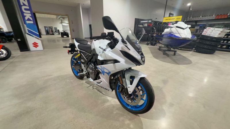 New 2026 Suzuki GSX-8R Image 3