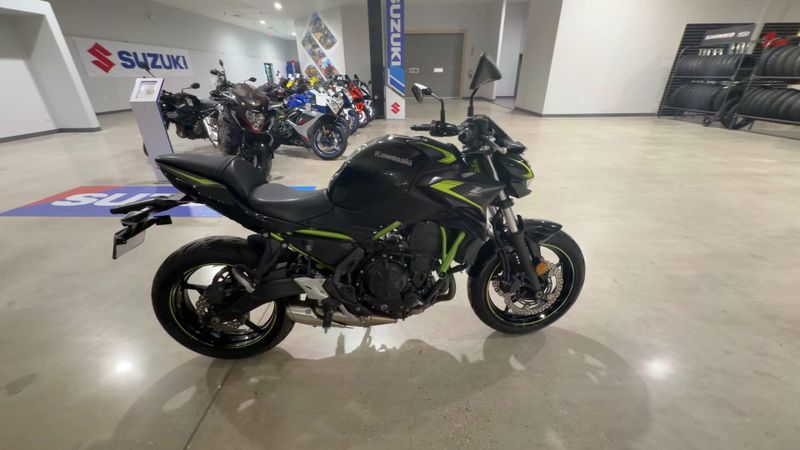 Used 2022 Kawasaki Z650  in a BLACK exterior color. Victorville Del Amo Motorsports 760-241-7387 delamomotorsportsofvictorville.com 